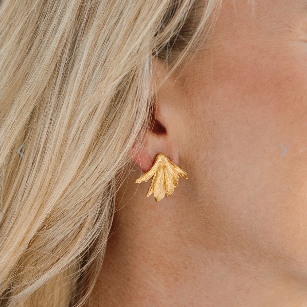 Susan Shaw Feather Cuff Studs Earrings - Picture 5 of 7